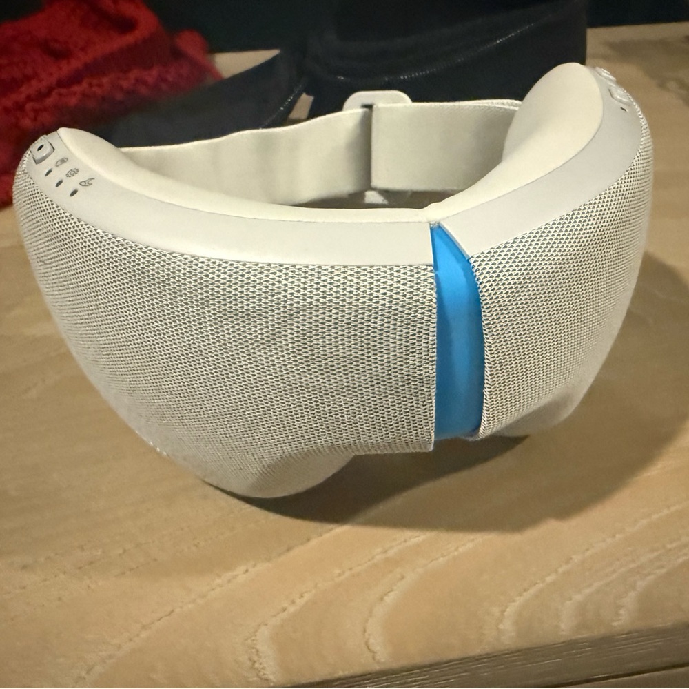 White and Blue VR Headset - Comfort Fit